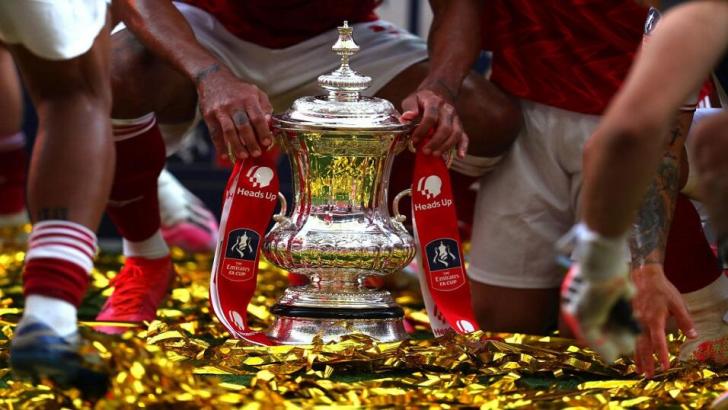 Arsenal celebrate winning the FA Cup